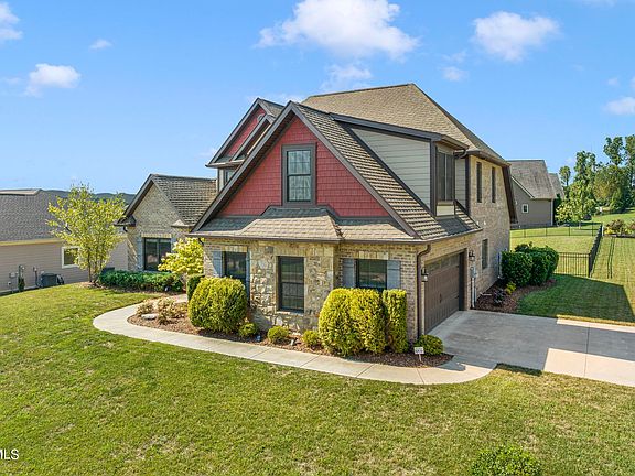 2nd image of 307 Laurel Cyn
