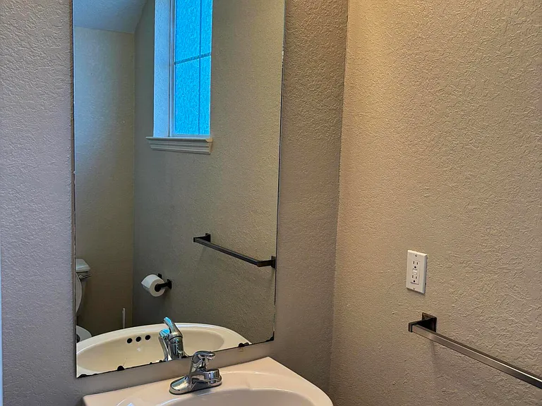 1101 Baldwin Rowe Cir — Photo 8