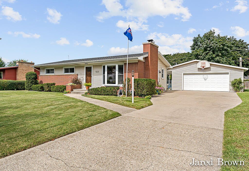 523 Robbins Rd, Grand Haven, MI 49417 Zillow