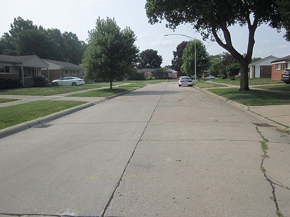 4th image of 6789 Chirrewa St