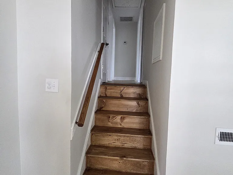 412 Winston St — Photo 11