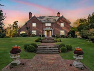 1410 Longmeadow St, Longmeadow, MA, 01106