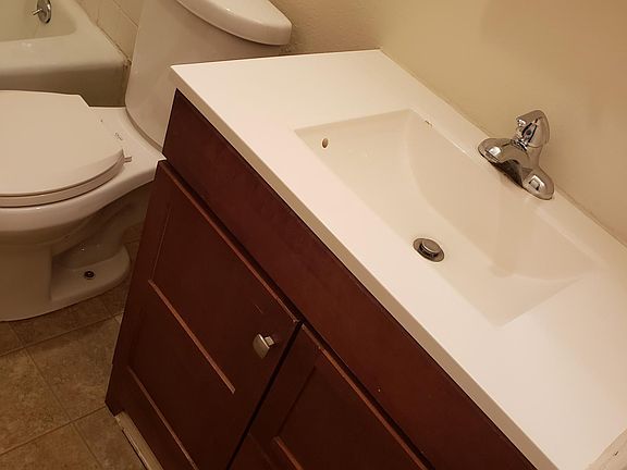3rd image of 1109 Michigan Ave E APT 40