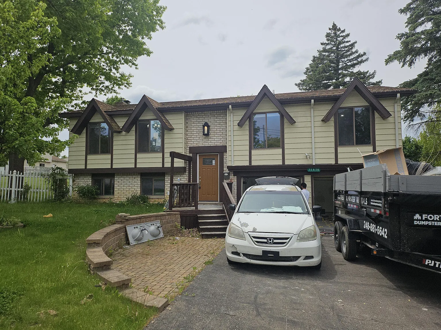 11416 Kingsley Dr photo 1
