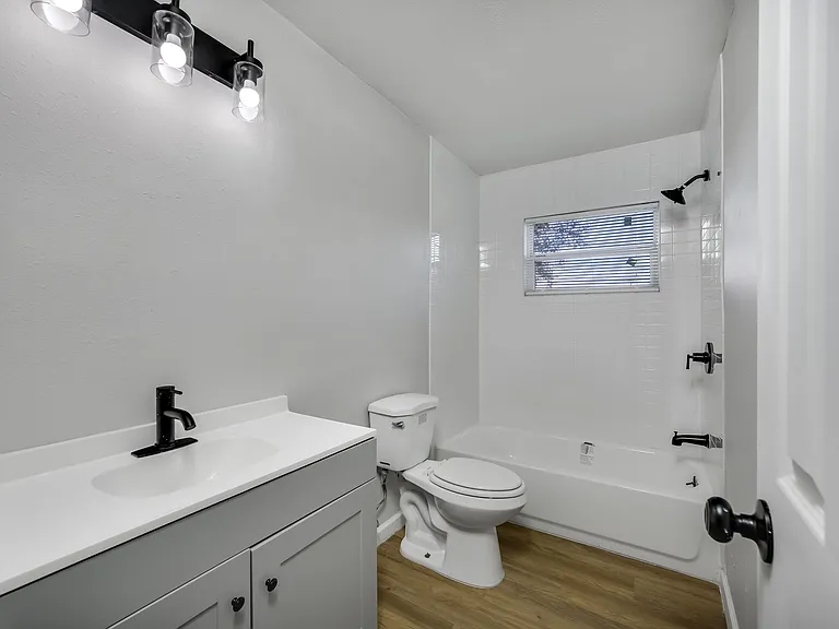 5106 E Columbus Dr — Photo 8
