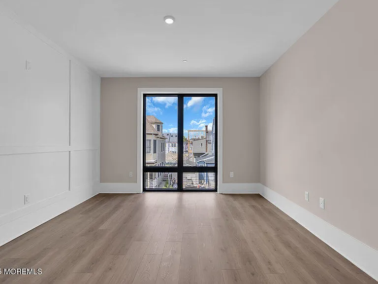 218 3rd Ave #203 — Photo 11