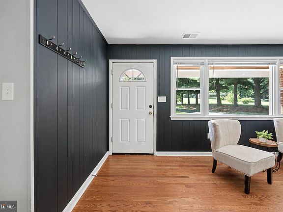 3rd image of 4946 Tall Oaks Dr