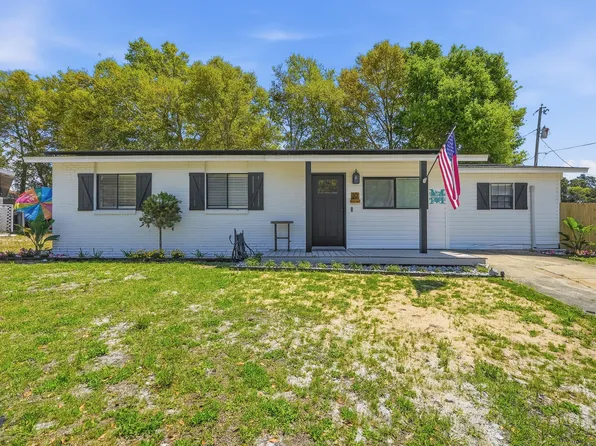10 Overstreet Dr, Mary Esther, FL 32569