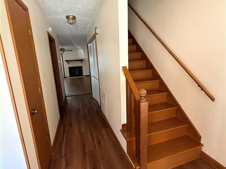 1276 N Forest Dr — Photo 4