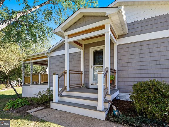 4th image of 8266 Ahearn Dr