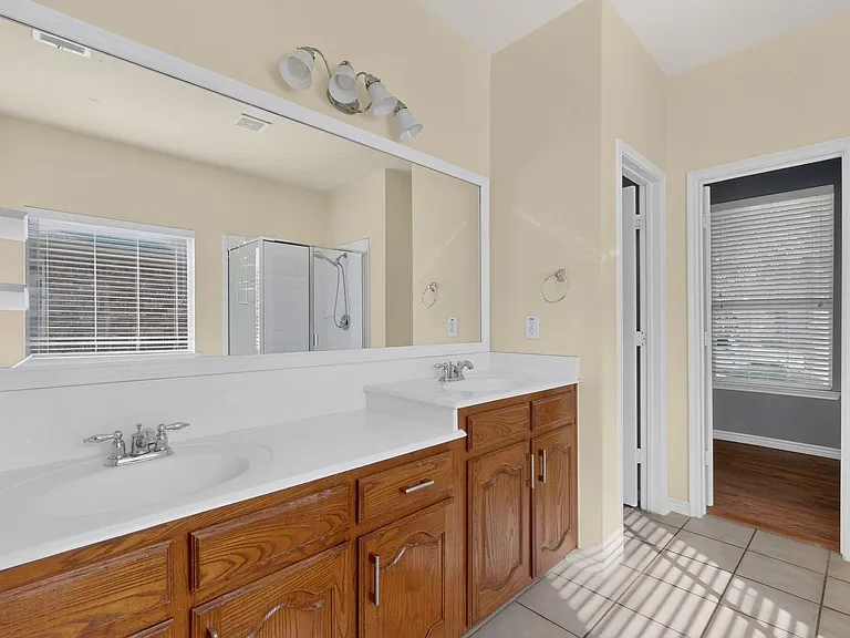 1236 Blue Brook Dr — Photo 23
