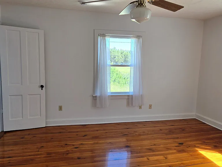 8293 Leetown Rd — Photo 34