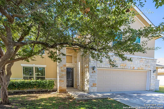 4 bed, 2.5 bath, 2545 sqft, $2,380 — Photo 3