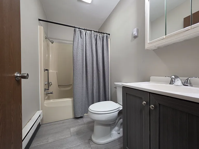 400 3rd Ave SW #4 — Photo 11