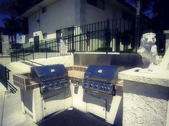 3rd image of 861 Glencliff St APT 3
