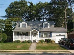 127 Clark Ave, Massapequa, NY 11758