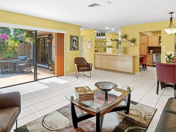 5th image of 825 NW 29th Avenue #A