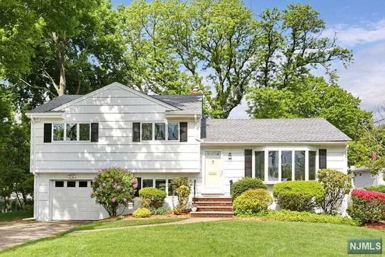 1st image of 144 N Terrace Pl