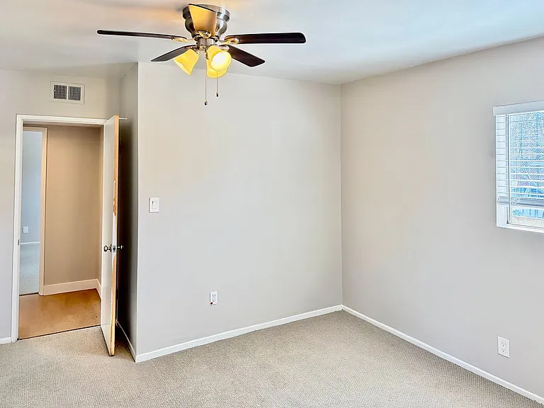 4736 W 118th St — Photo 10