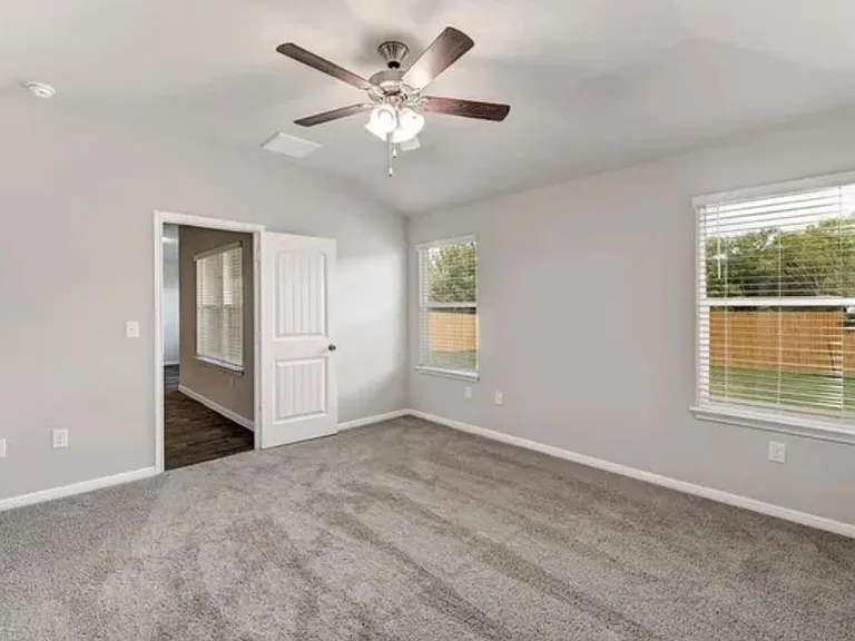 2216 Dickinson Ter — Photo 12