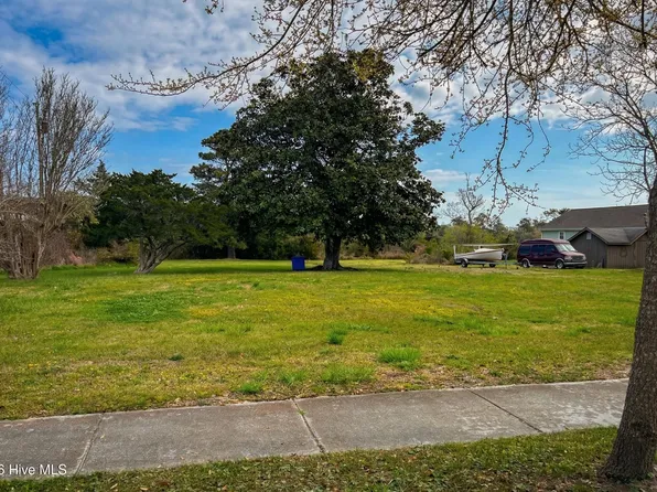 707 Mulberry Street, Beaufort, NC 28516