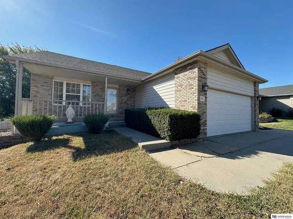 839 Karen Dr, Lincoln, NE 68522