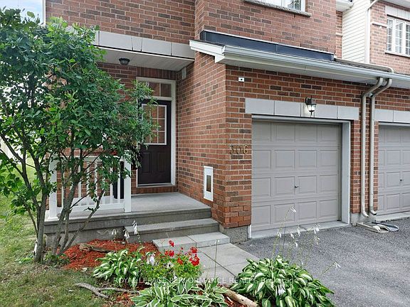 3rd image of 306 Waymark Cres