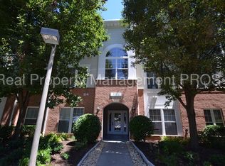 1511 N Point Dr APT 203, Reston, VA 20194