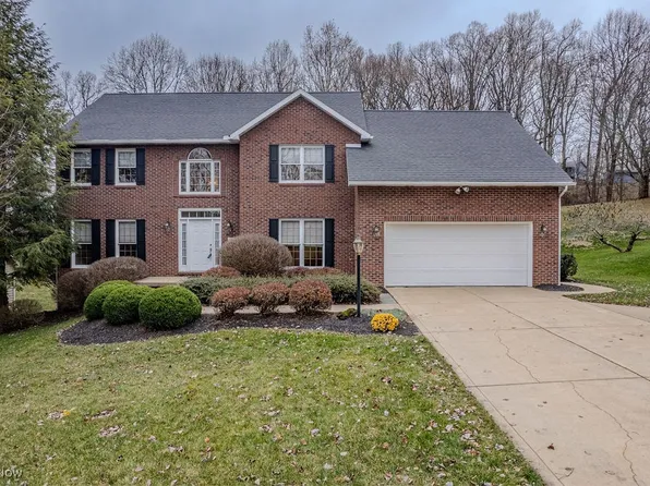 1203 Greenmont Cir, Vienna, WV 26105