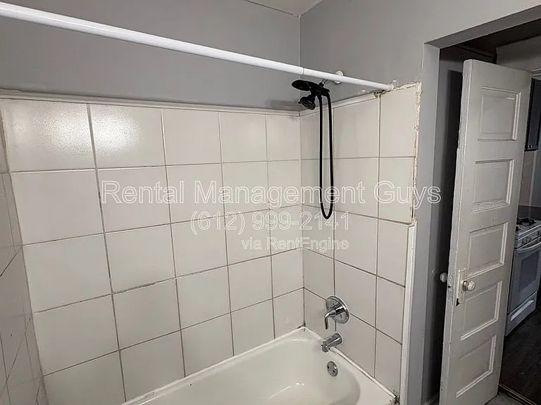 1015 Humboldt Ave N #2 — Photo 12