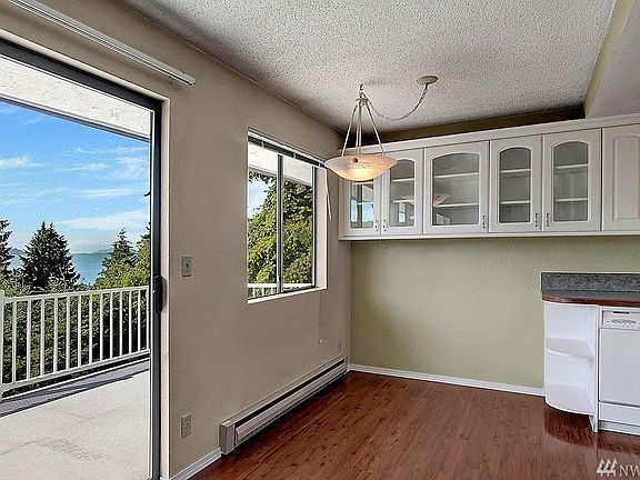 2nd image of 130 E North Camano Dr
