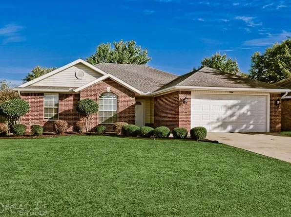 2304 SW 15th St, Bentonville, AR 72712