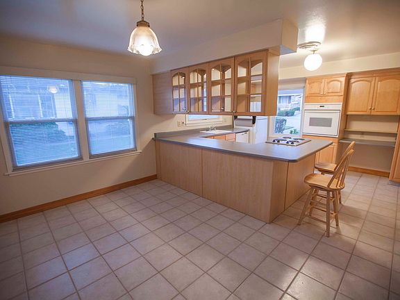 3rd image of 2501 Lexington Way