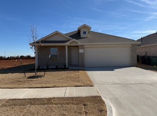 12704 Huntington Ridge Way, Yukon, OK 73099