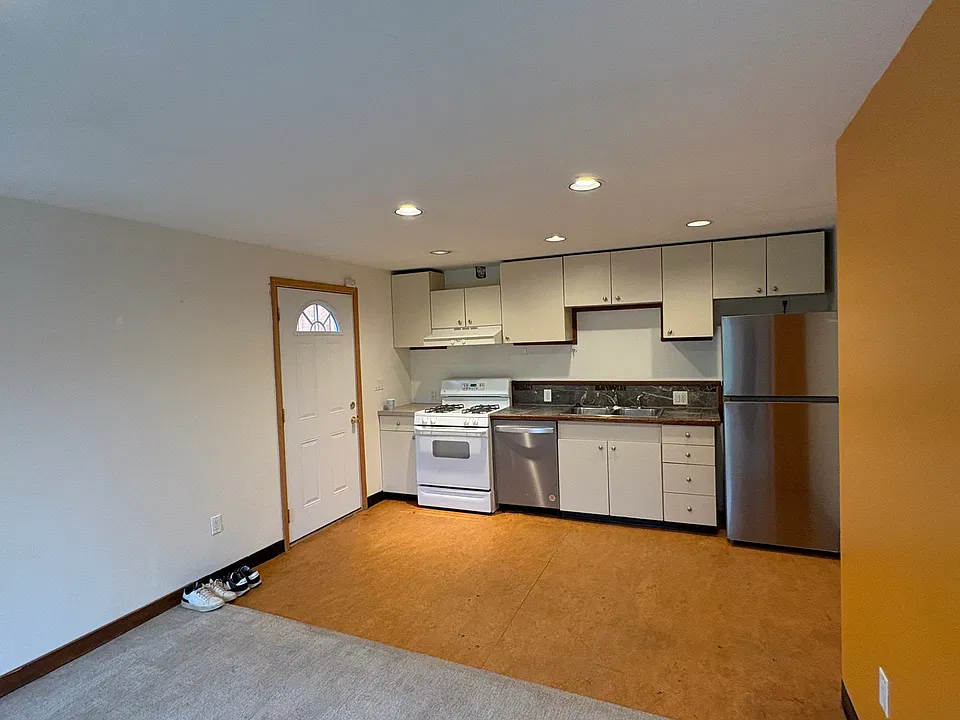 680 Lincoln Ave