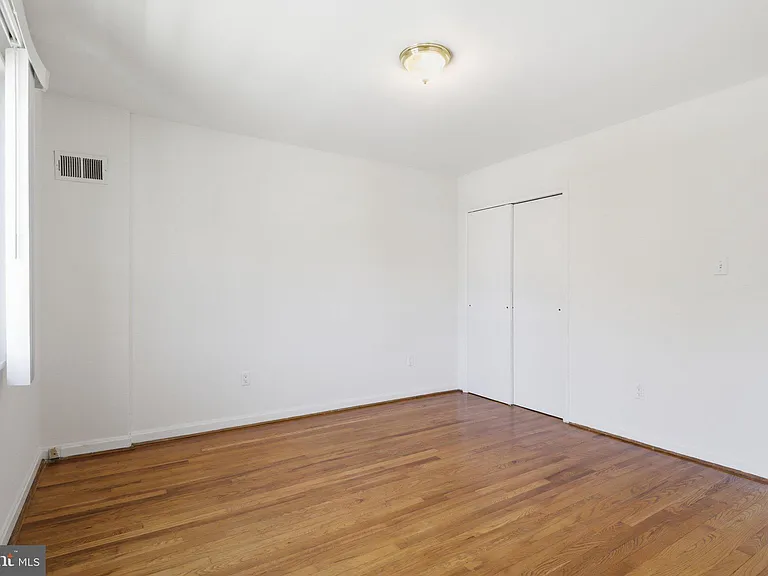 5364 Pooks Hill Rd #301 — Photo 7