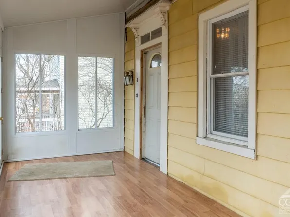 8 Summit St, Claverack, NY 12565