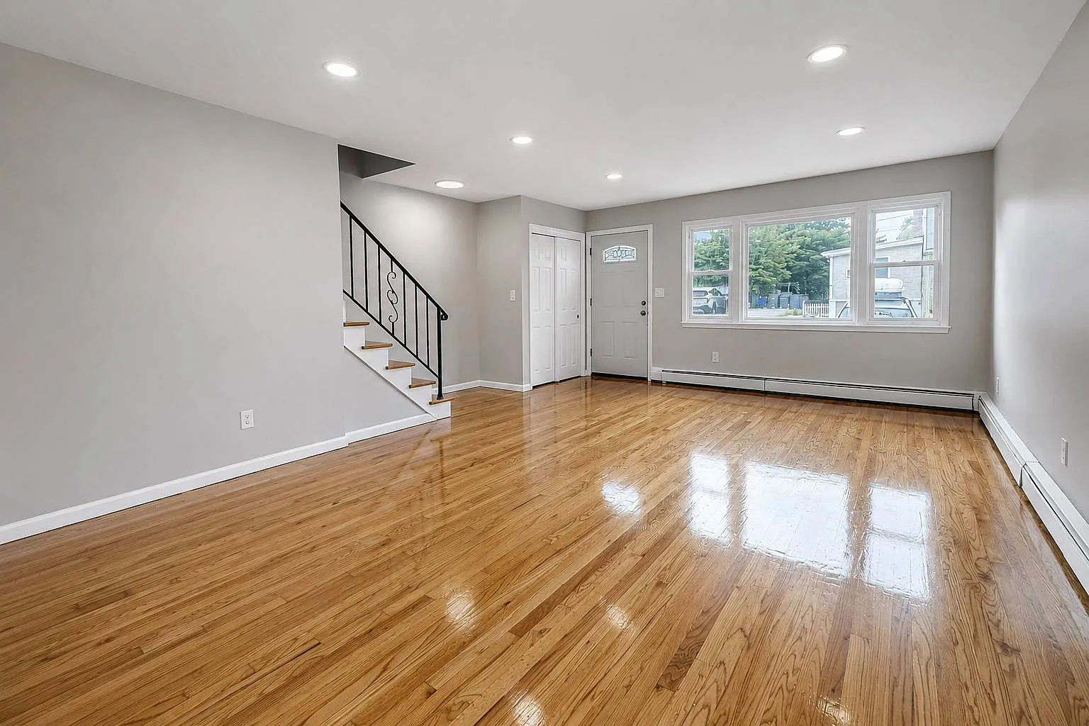 3 bed, 1.5 bath, 1700 sqft, $3,800 — Photo 4