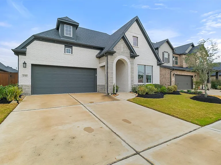 2310 Precision Ln — Photo 2