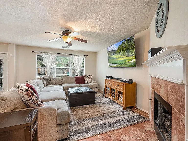 3911 Valencia Peak — Photo 6