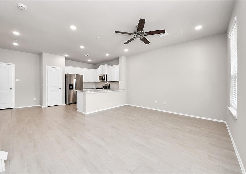1st image of 8010 Scanlan Oak