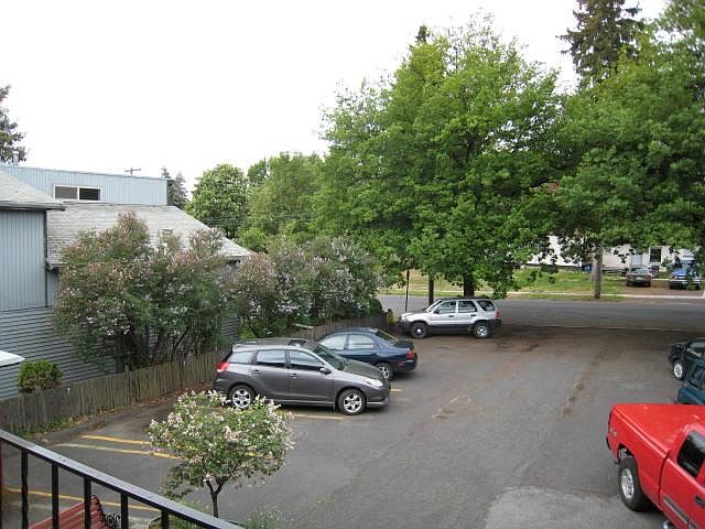 2nd image of 514 S Polk St APT 2
