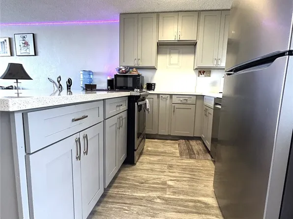 98-719 Iho Pl #5-1404, Aiea, HI 96701