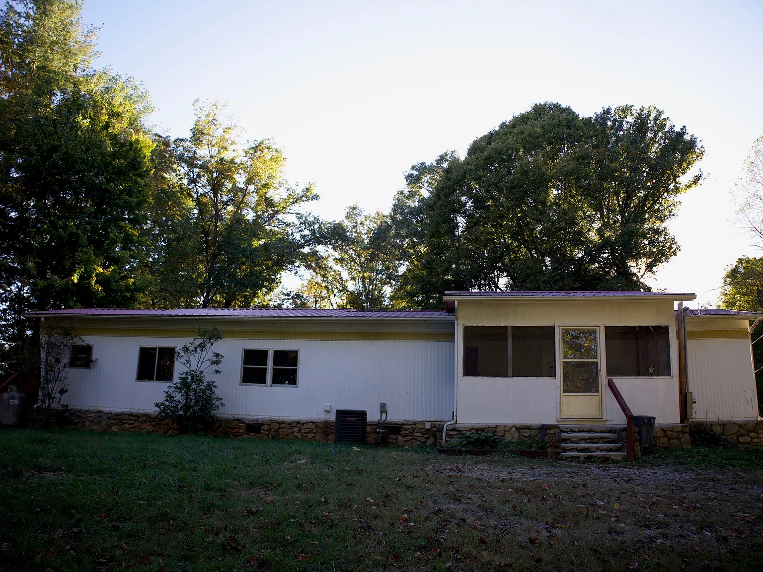 2 bed, 950 sqft, $1,600 — Photo 2