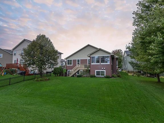 3rd image of 3173 Arden Dr