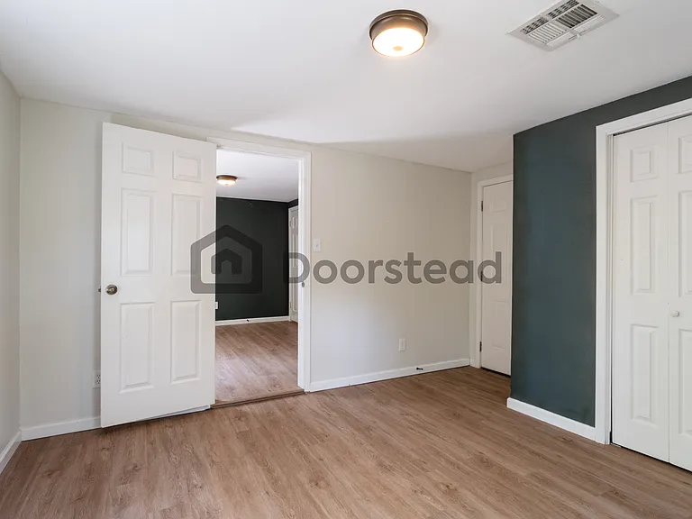 1109 Spur St — Photo 10