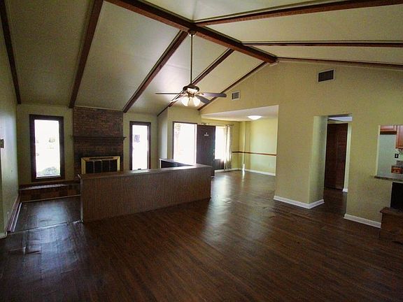 3rd image of 4090 Old Colony Rd