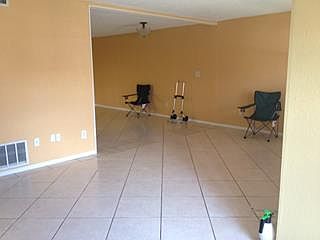 3rd image of 1206 Carriage Ln