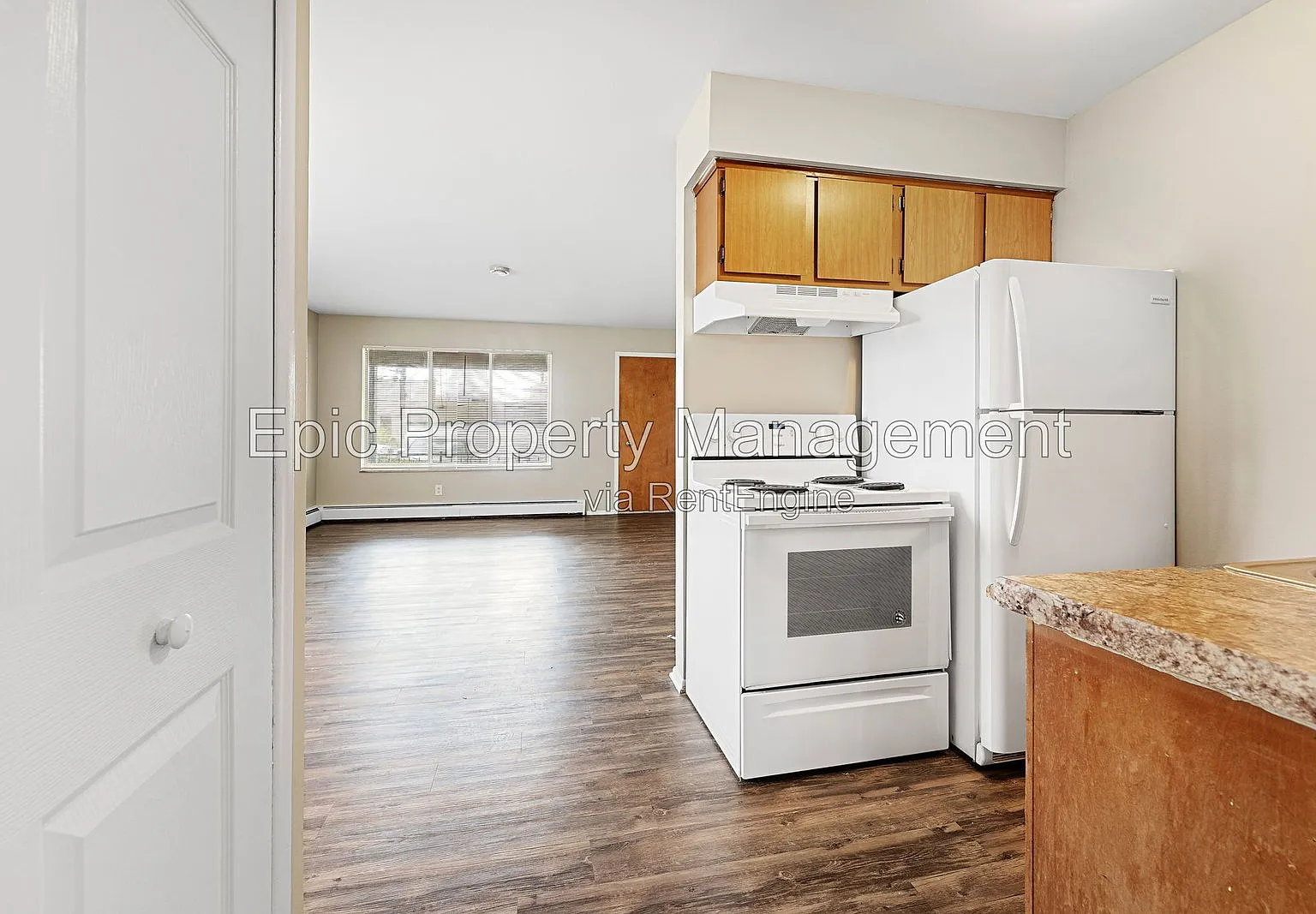 1 bed, 1.0 bath, $895 — Photo 3