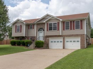 967 Hedge Apple Dr, Clarksville, TN 37040